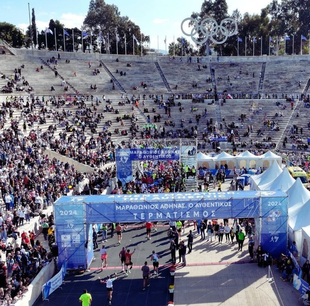 Οι συγκλονιστικές εικόνες που περιγράφουν πλήρως τον 41ο ΑΜΑ-pics runbeat.gr